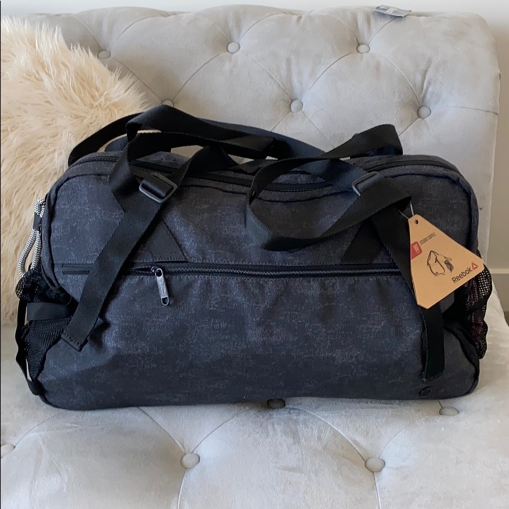 NWT!! Reebok Studio Duffle 🖤
